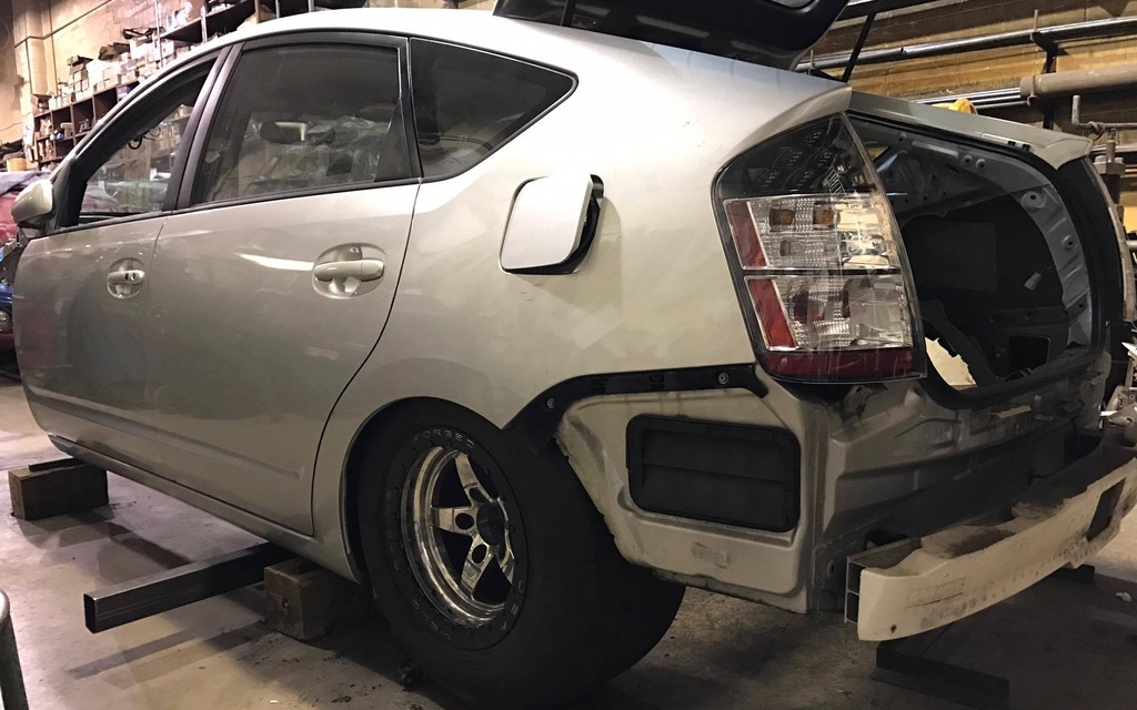 Un mariage entre une Toyota Prius et un moteur Hellcat, ça donne quoi?