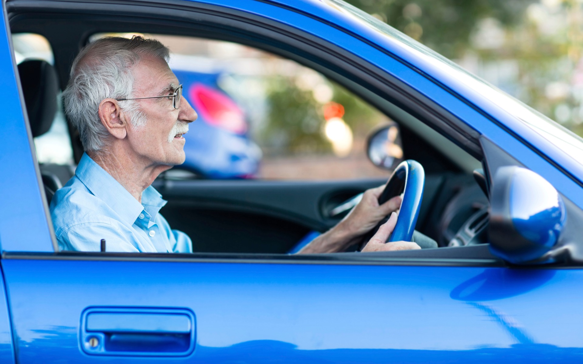 La voiture a de moins en moins la cote chez les jeunes hommes