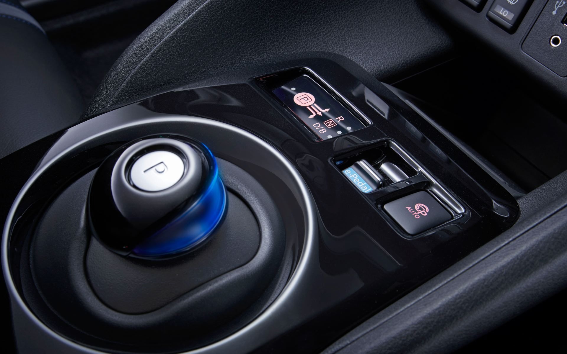 Nissan ePedal : bientôt, le joystick remplacera le frein et l’accélérateur