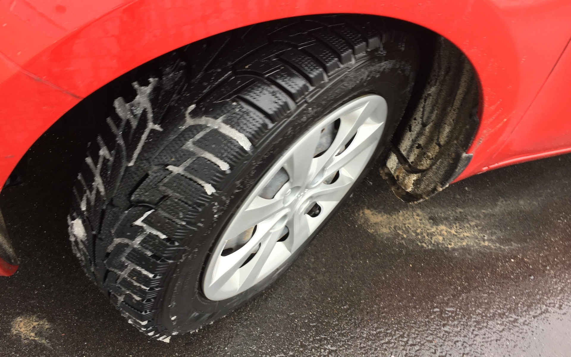 Hankook Winter i*Pike RS : bon équilibre entre prix et performance | Otogo