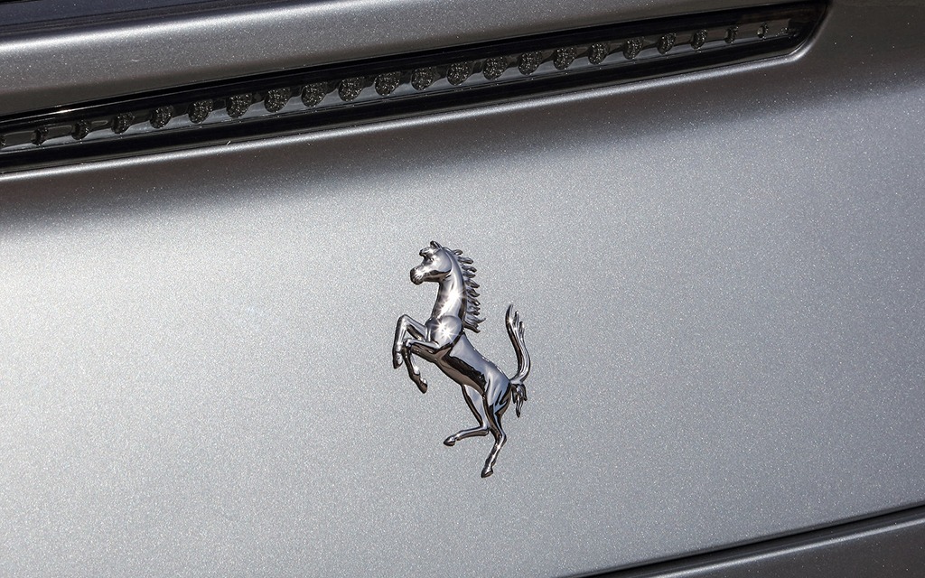 Ferrari aura un VUS et plus hybrides d’ici 2022