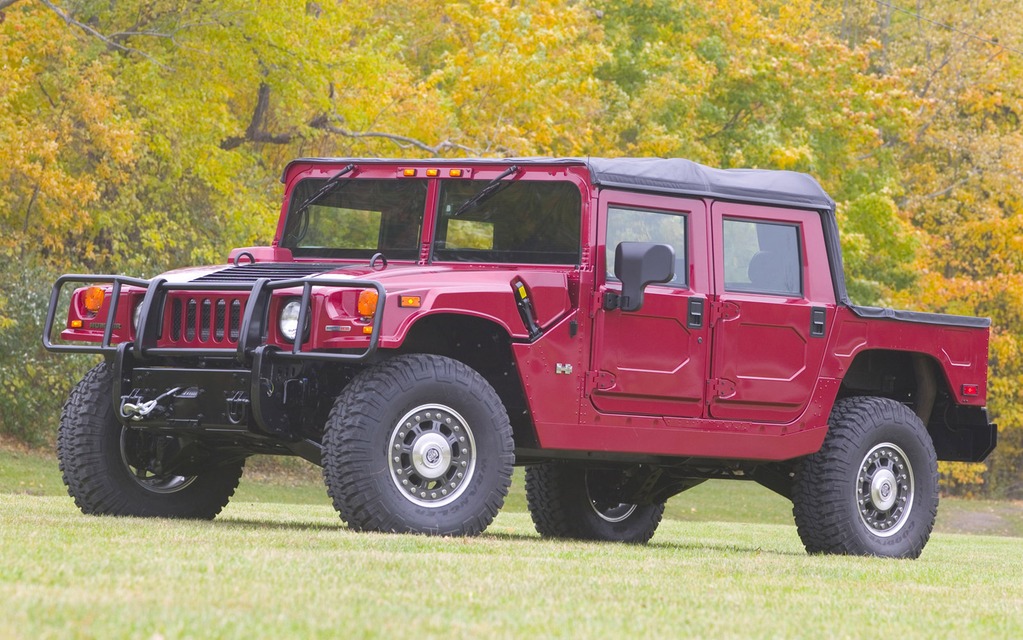 Le d&eacute;mon fait automobile, le Hummer H1, v&eacute;hicule de combat mal adapt&eacute; &agrave; la civilisation... mais qui &eacute;tait quand m&ecirc;me vendu par General Motors. Une erreur. Remarquez que c\'est toujours facile &agrave; dire apr&egrave;s coup!