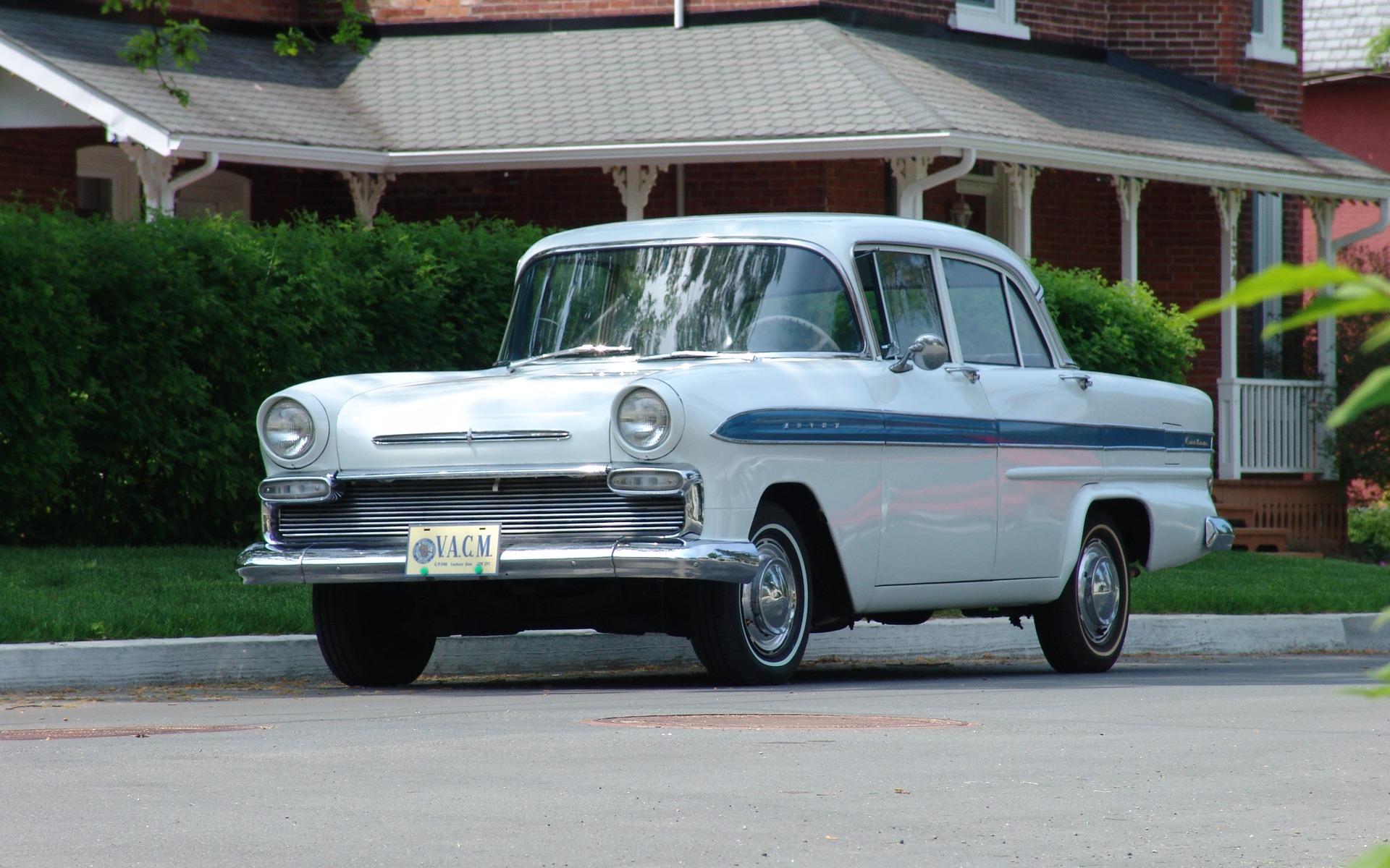 Tr&egrave;s promptes &agrave; la rouille, les GM Envoy et Epic, des Vauxhall et Bedford anglaises, sont aujourd\'hui tr&egrave;s rares. Ici, une GM Envoy 1960 en excellent &eacute;tat.