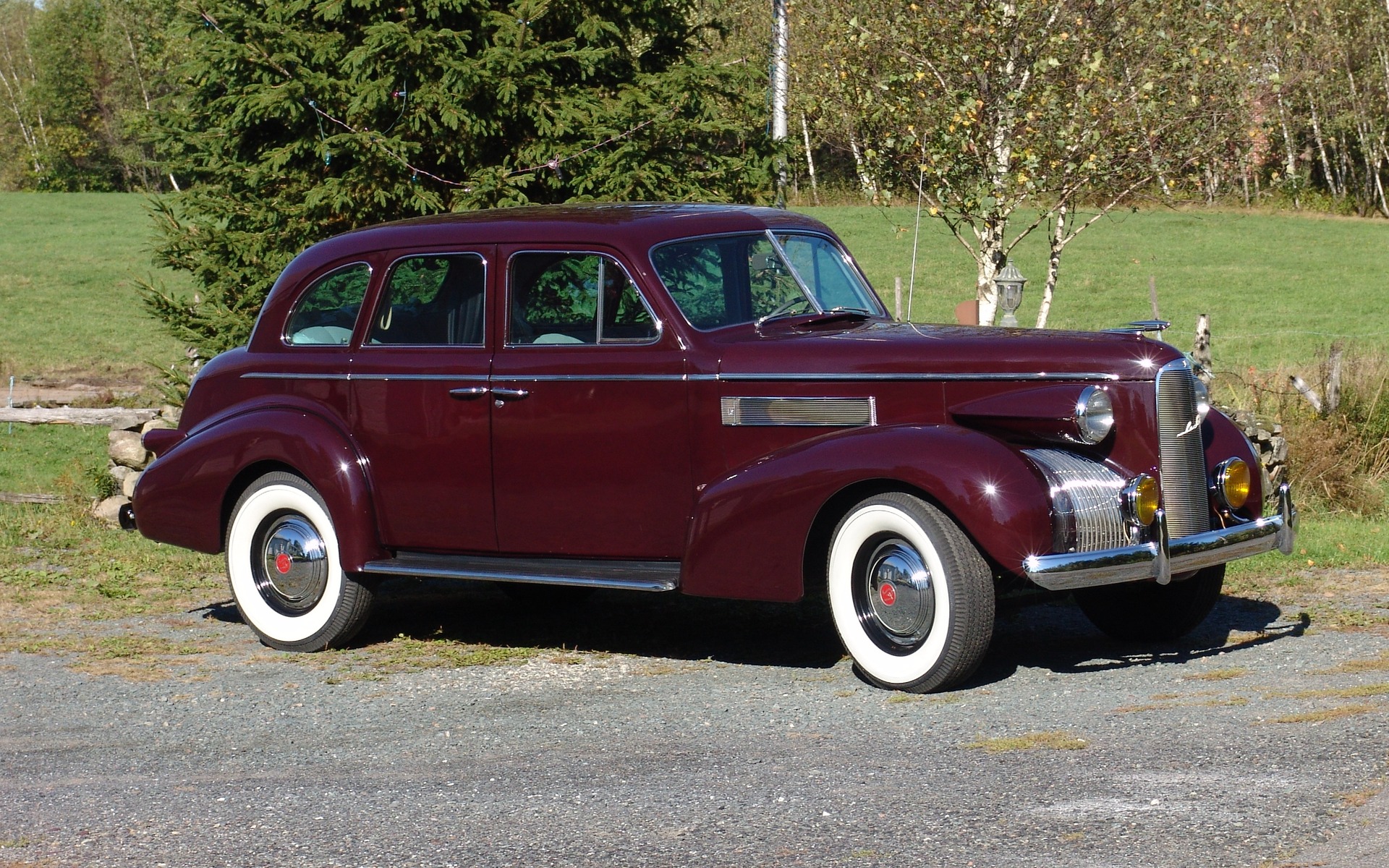 La marque LaSalle a &eacute;t&eacute; cr&eacute;&eacute;e pour offrir aux consommateurs une voiture se situant entre Buick et Cadillac. Ici, une LaSalle 1939.
