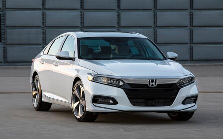 Honda Accord haut de gamme ou Acura TLX de base : quoi choisir?