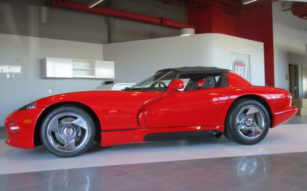 Une Dodge Viper 1992 avec 500 km à l’encan