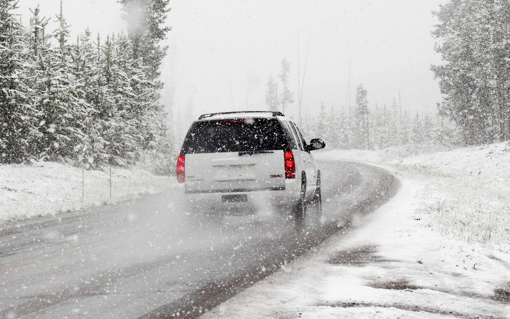 Conduite hivernale : quoi faire en cas de dérapage