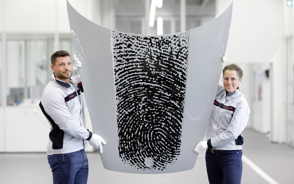 Votre empreinte digitale sur le capot : une option originale signée Porsche