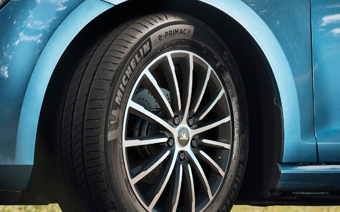 Michelin e.PRIMACY : le premier pneu carboneutre au monde 