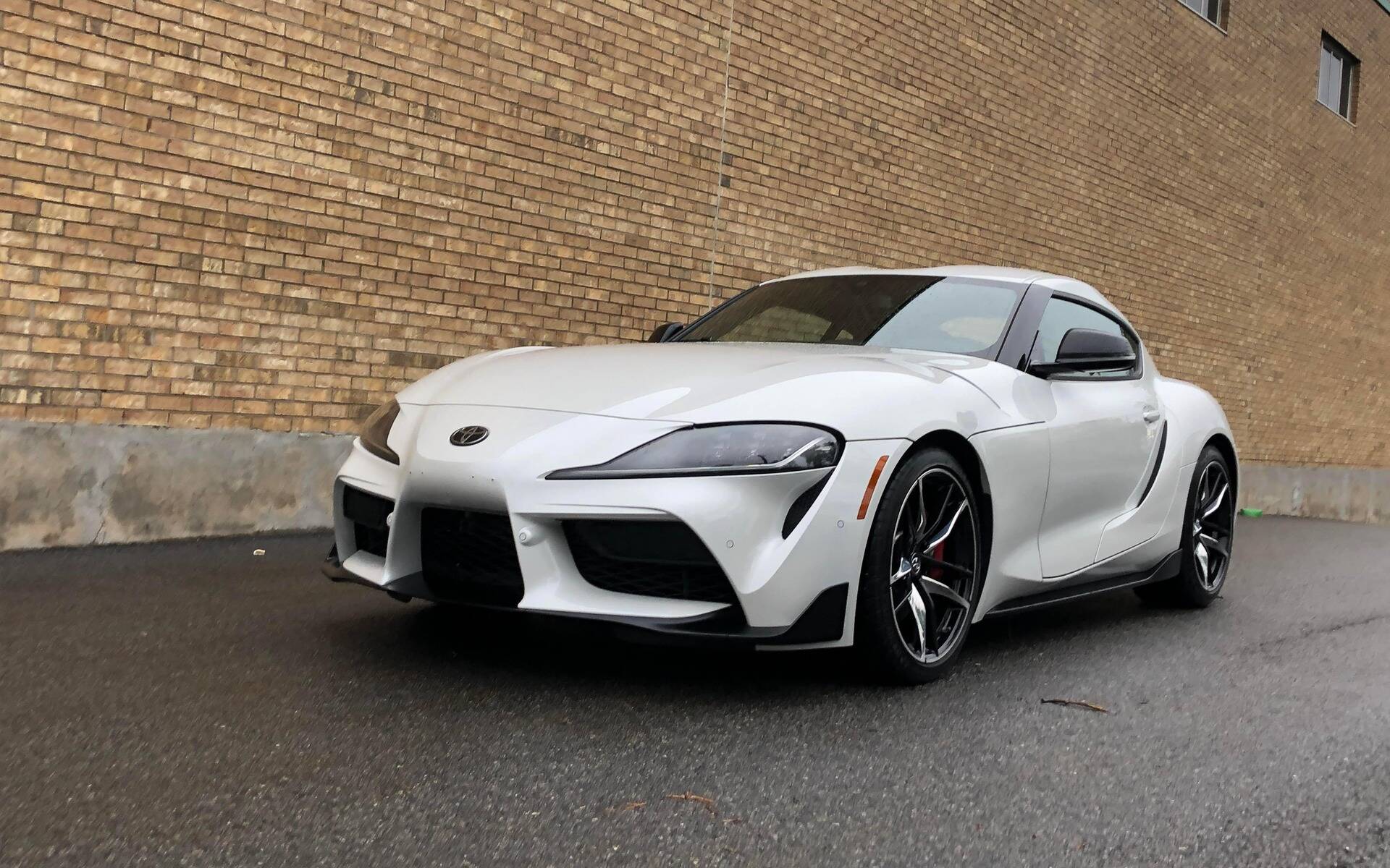 Une Toyota Supra dans la neige, une bonne idée?