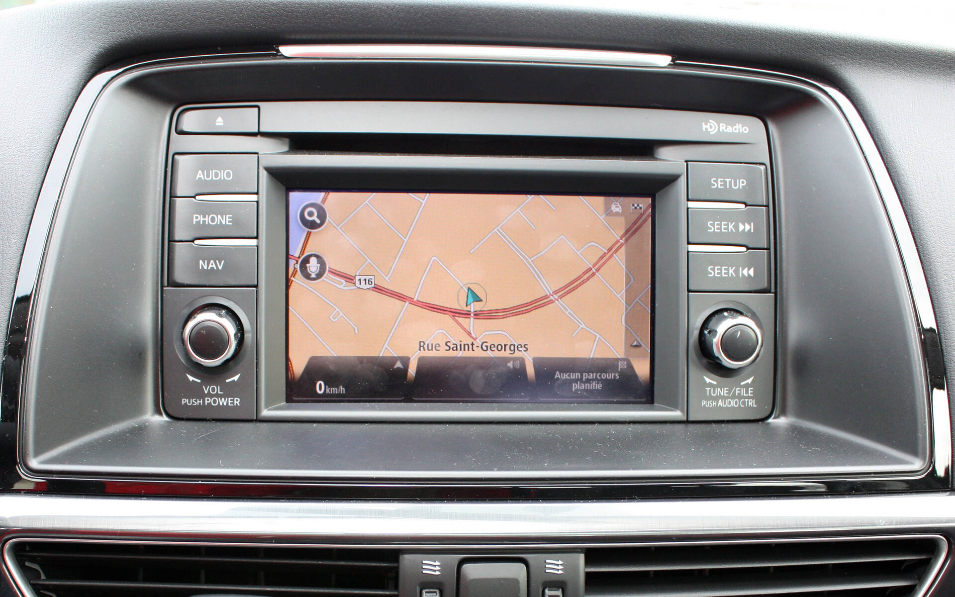 5 Modern Amenities You Can do Without in Your Car