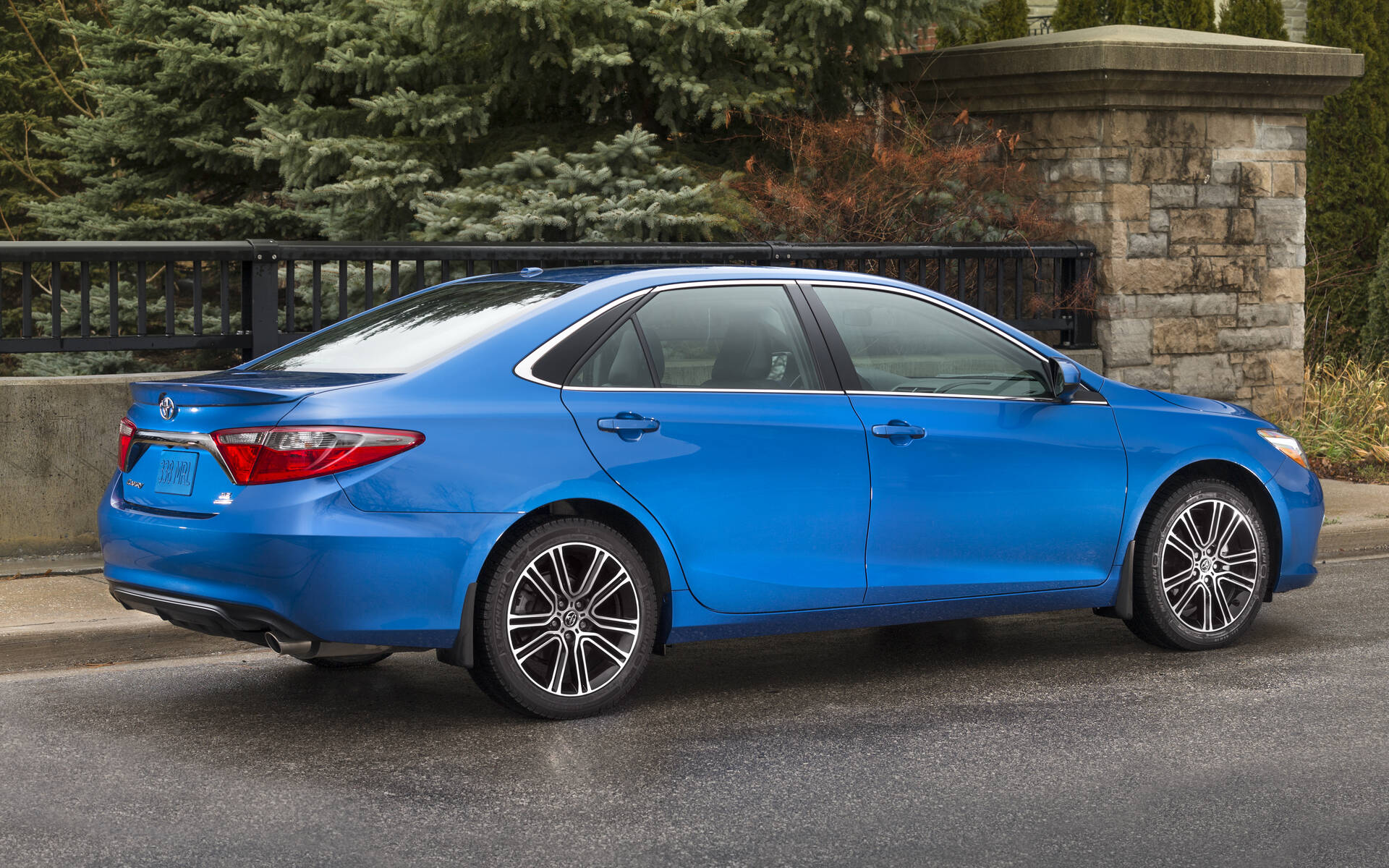 Pre-Owned Toyota Camry: What Price Should You Pay? 