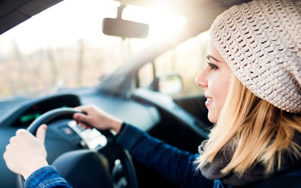 5 trucs pour conduire sous un soleil aveuglant
