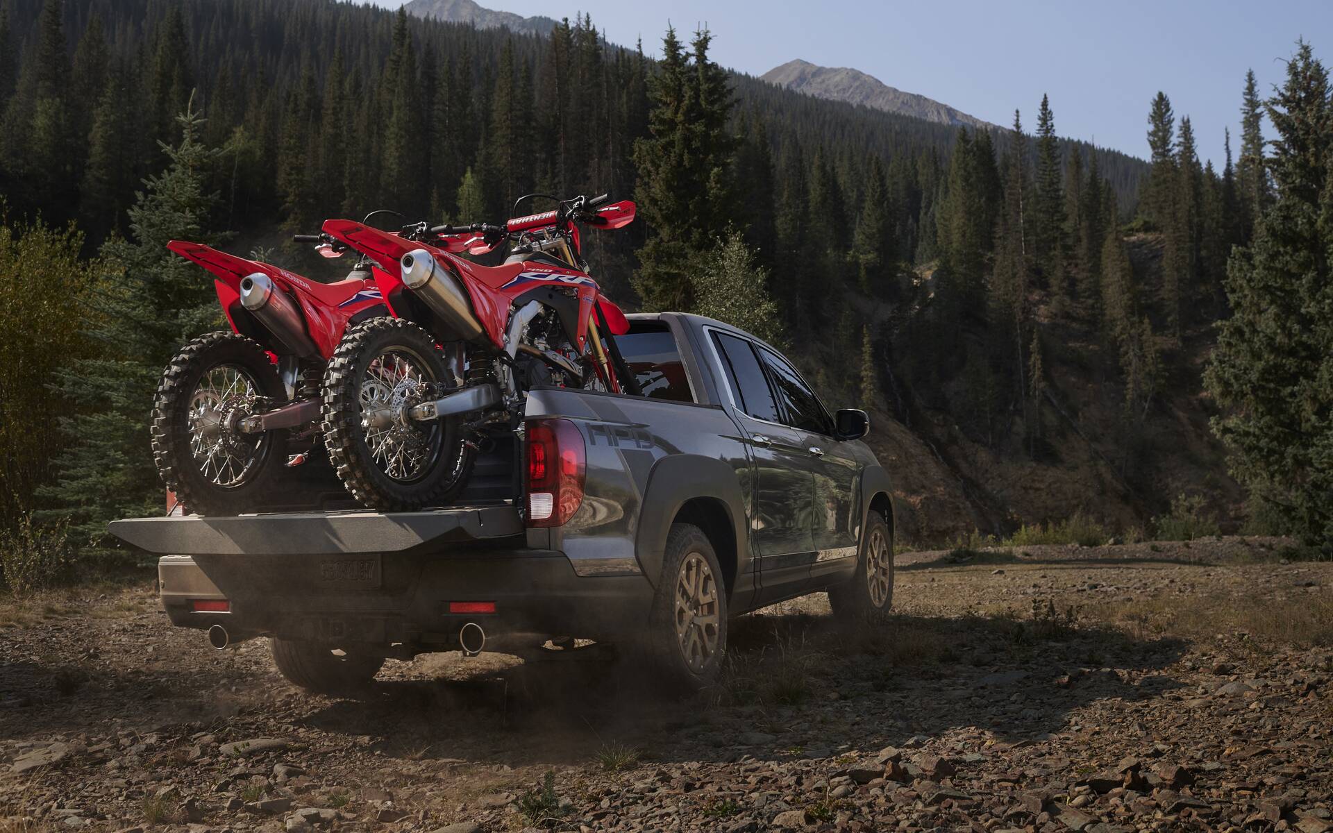 Is the Honda Ridgeline the Best Midsize Pickup?