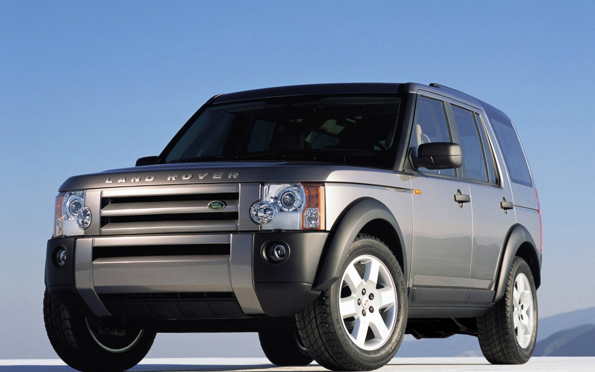 Land Rover LR3 SUV: Models, Generations and Details