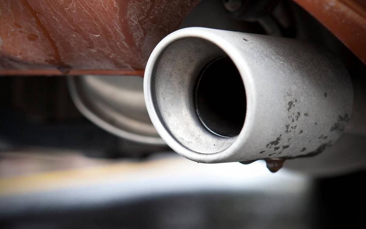 Quel air sort des pots d'échappement des voitures diesel ?