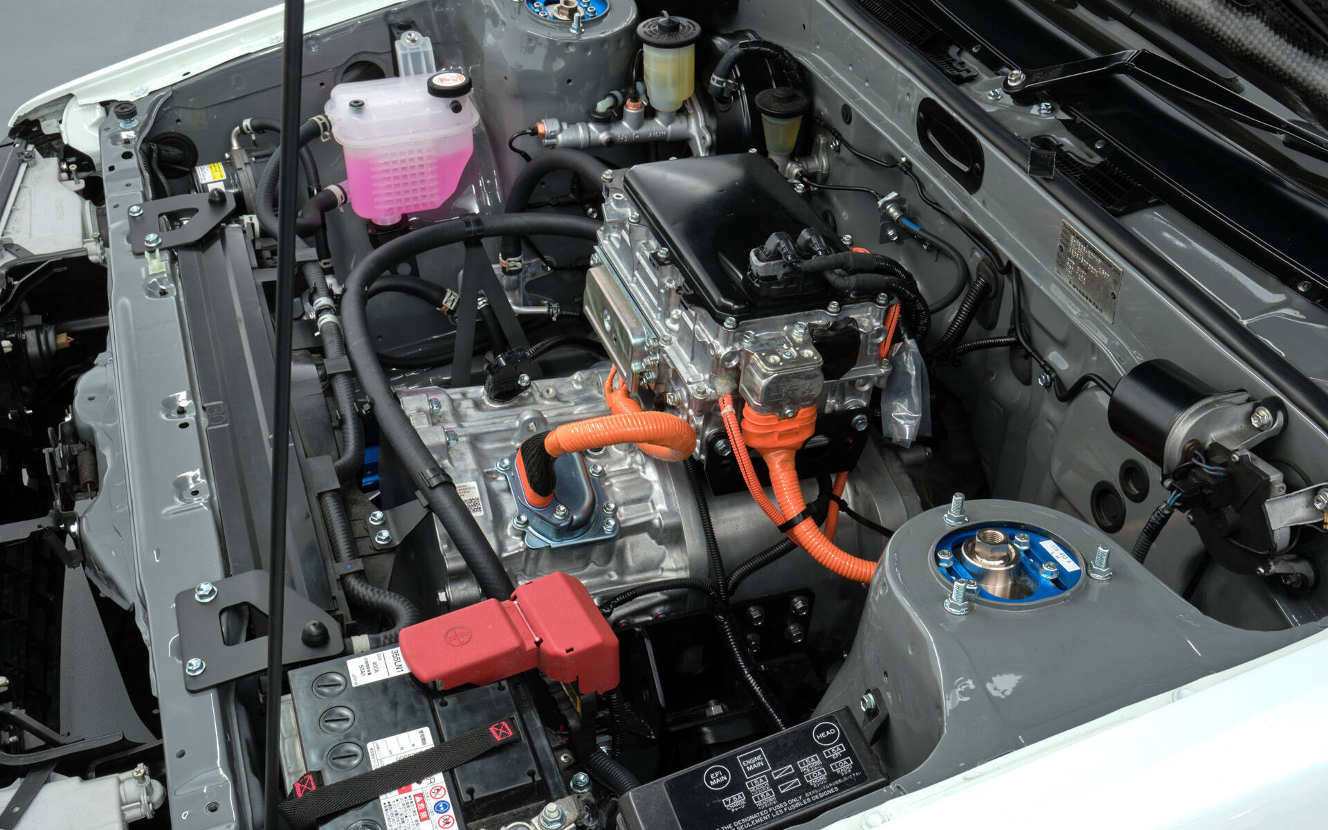 Toyota AE86 BEV Concept (conversion à l\'électrique avec batterie)