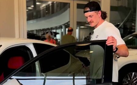 Voyez la nouvelle voiture du joueur des Canadiens Michael Pezzeta
