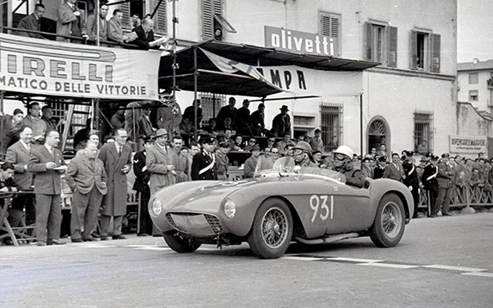 Deux vieilles Ferrari, dont une calcinée, vendues à des prix démentiels