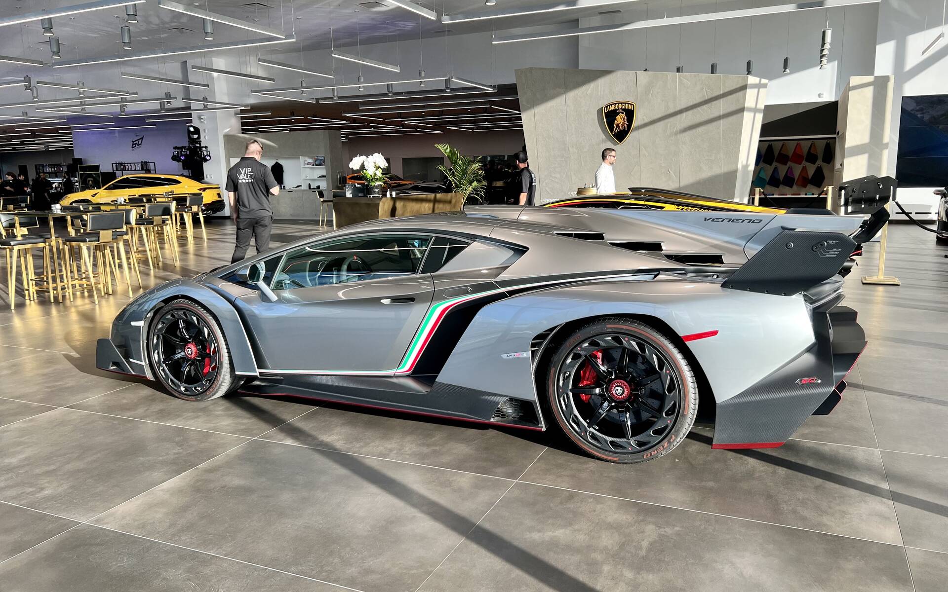 The world s largest Lamborghini dealership is in Montreal Otogo