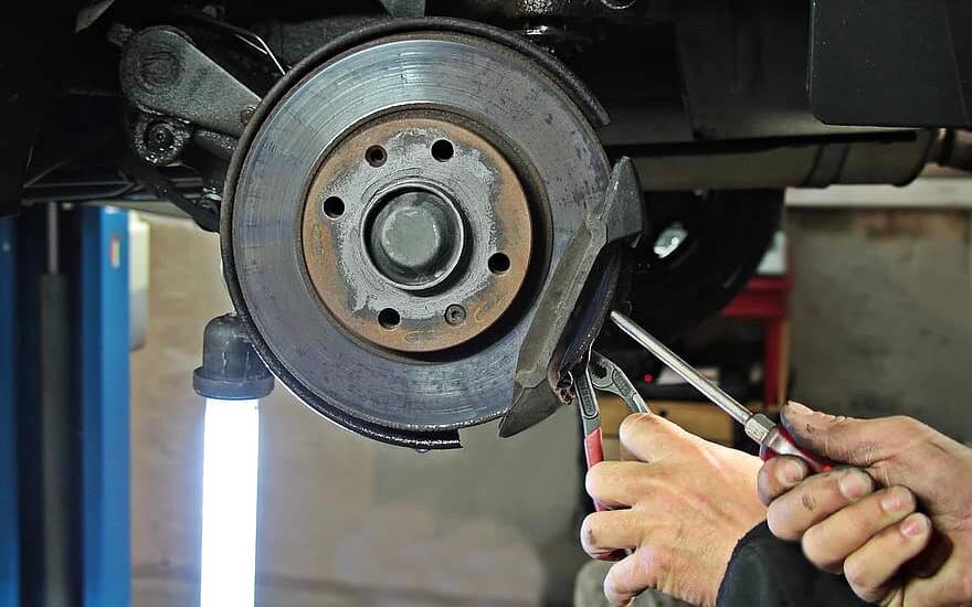 3 tips to maintain your car in the fall