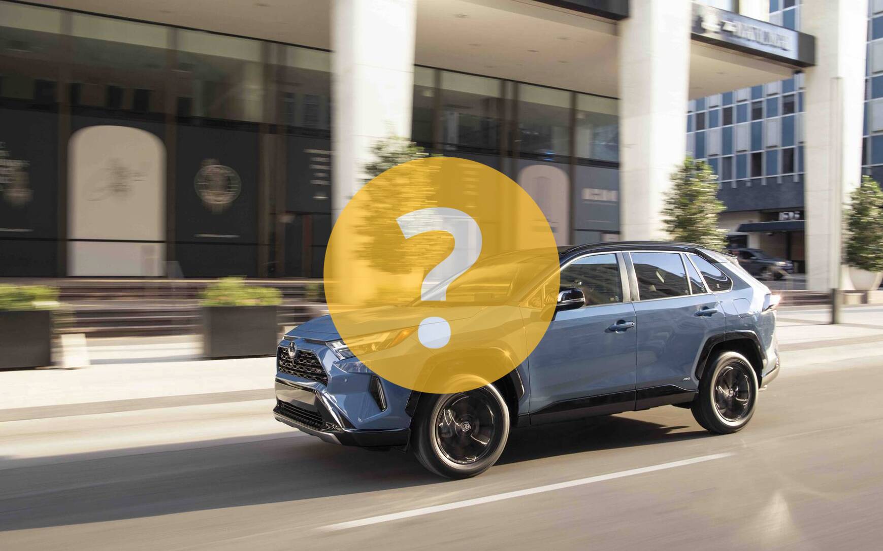 Quoi choisir comme alternative pour remplacer mon RAV4 XSE Hybride volé ?