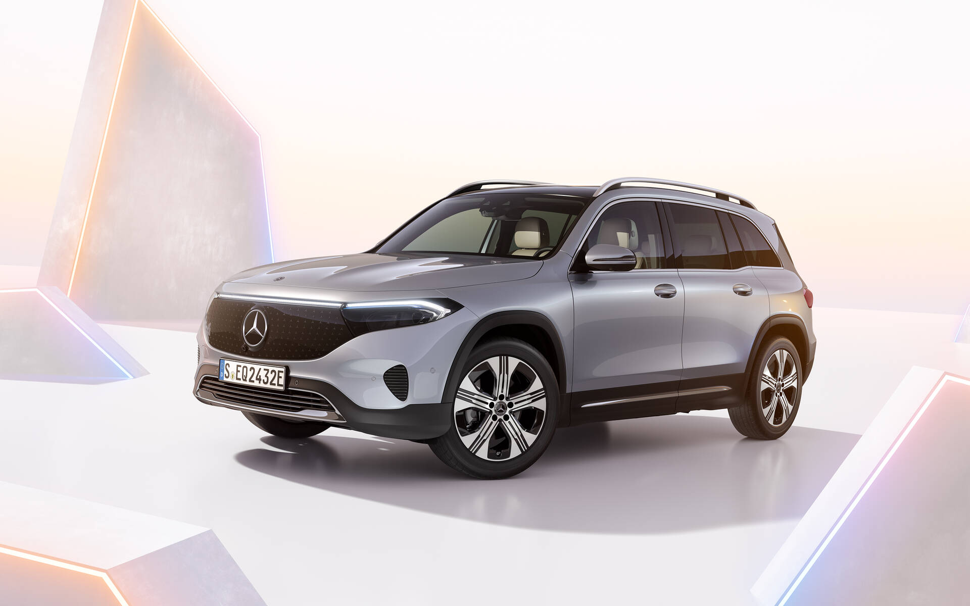 Mercedes-Benz EQB 2024: full discounts even with all-wheel drive