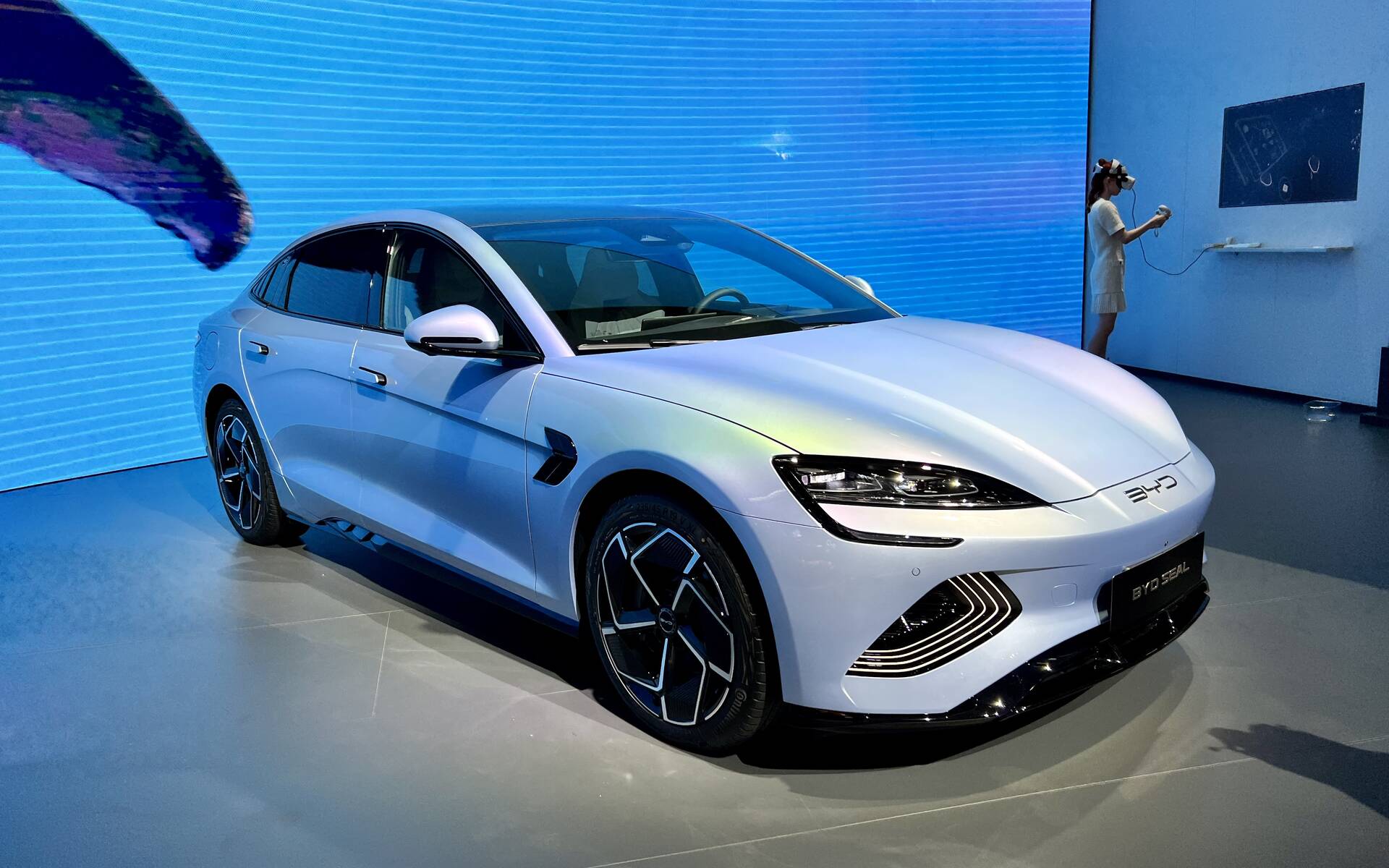 Chinese electric vehicle surcharges: will consumers pay the price?