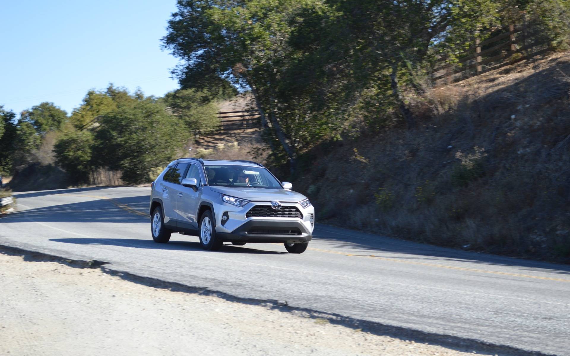 10 vehicles capable of running long after the fuel warning light comes on