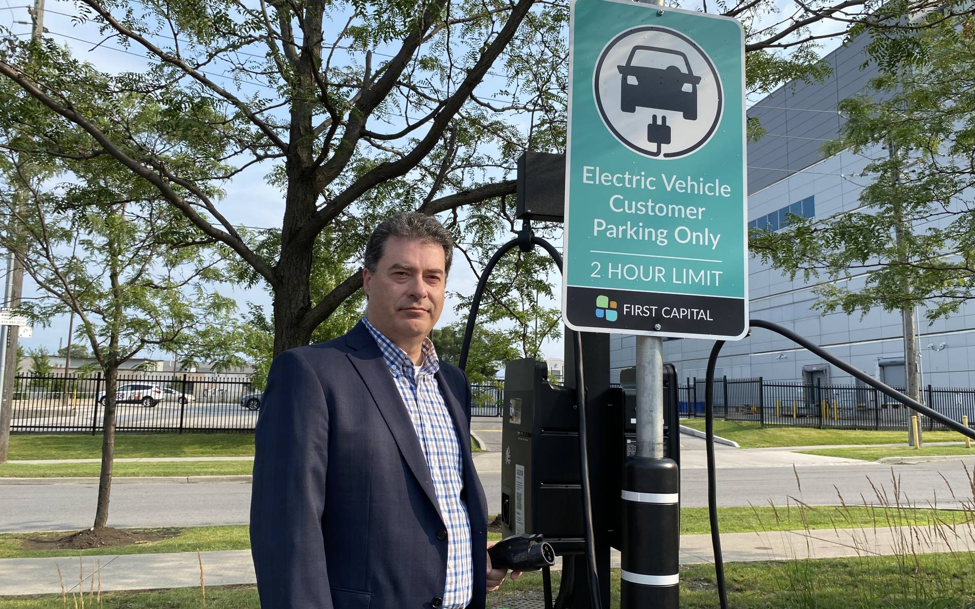Poll: One in two Quebecers is considering switching to an electric car