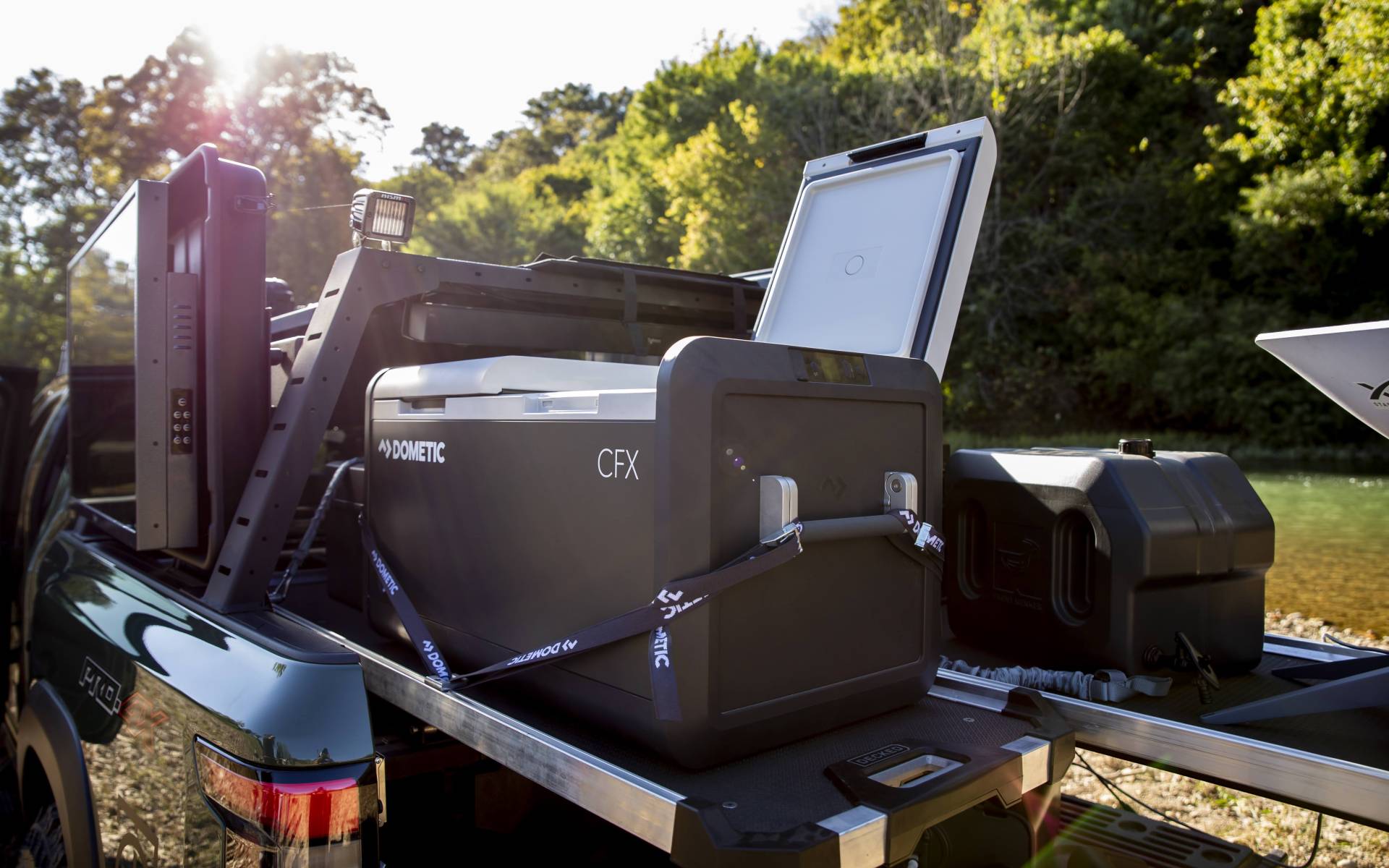 Nissan imagines the ultimate tailgate party vehicle