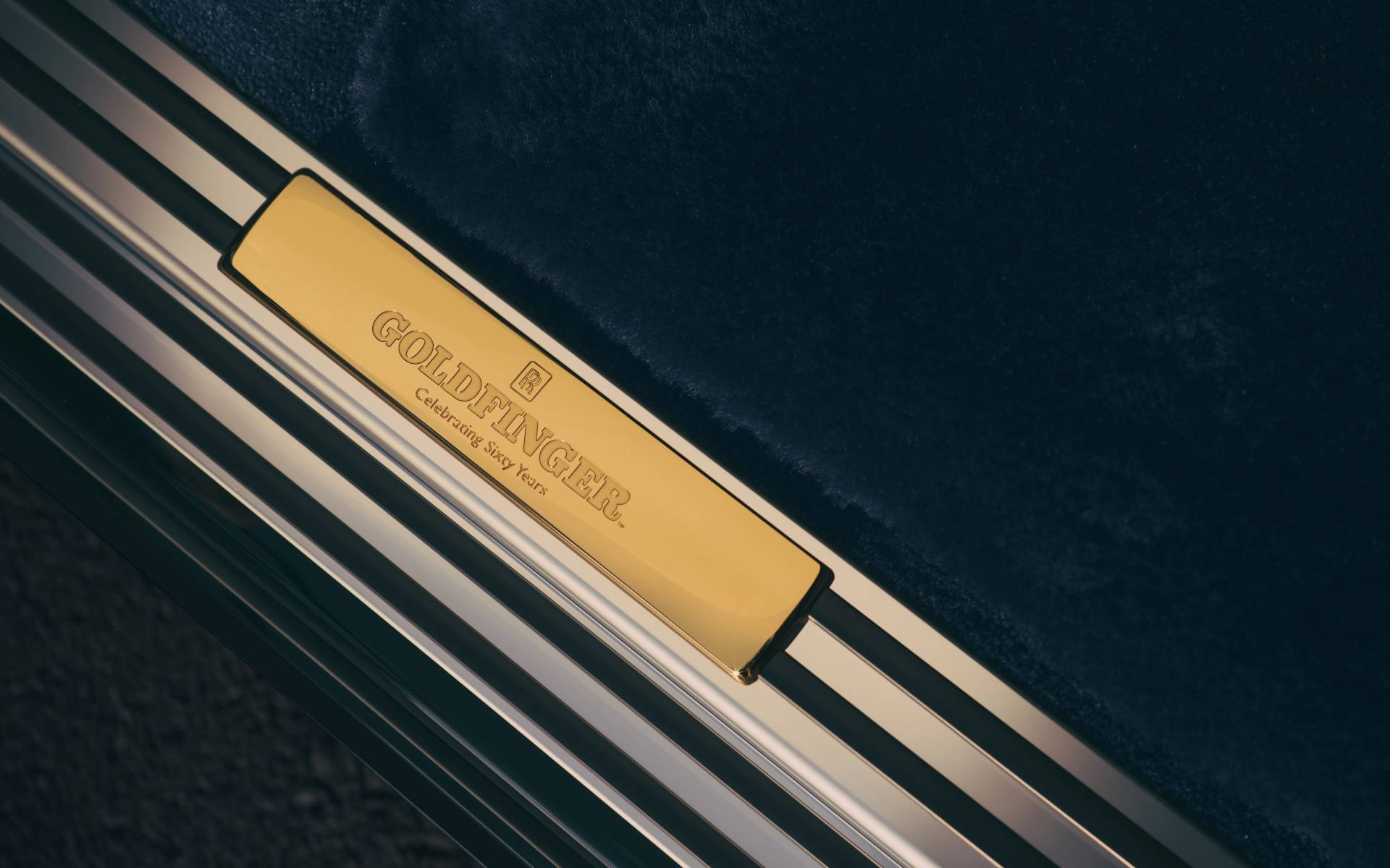 Rolls-Royce commémore le 60e anniversaire de Goldfinger avec un exemplaire unique de la Phantom