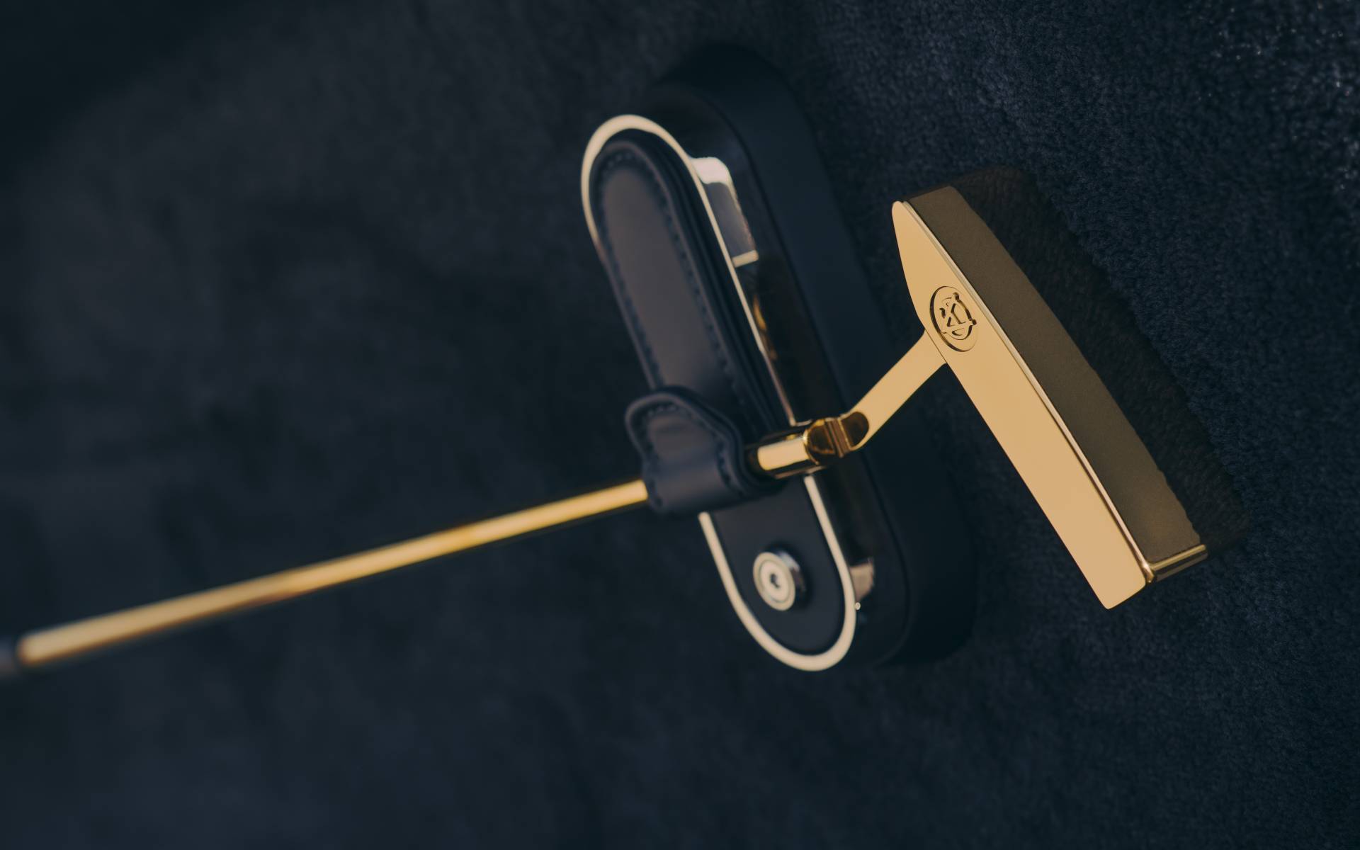 Rolls-Royce commémore le 60e anniversaire de Goldfinger avec un exemplaire unique de la Phantom
