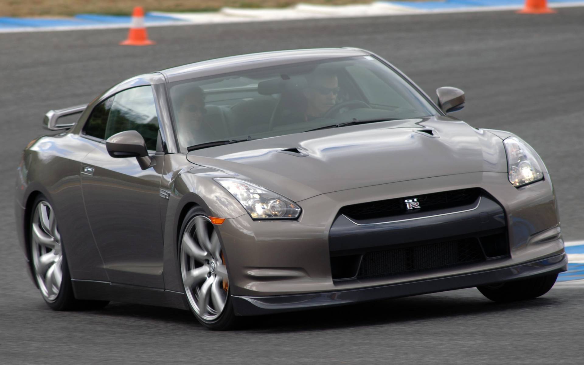 Nissan GT-R