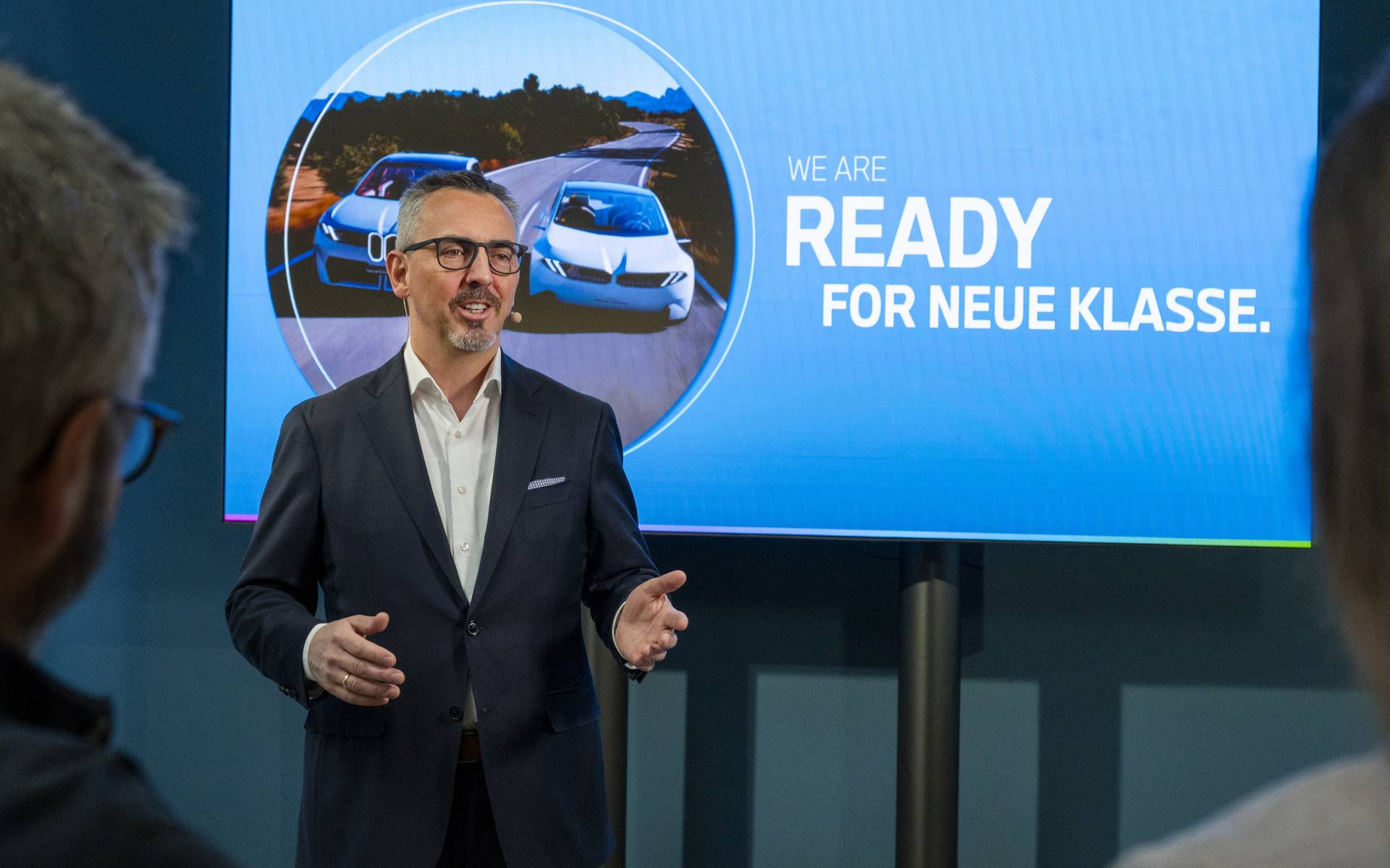 Véhicules électriques : BMW et Mercedes-Benz y vont de grosses annonces