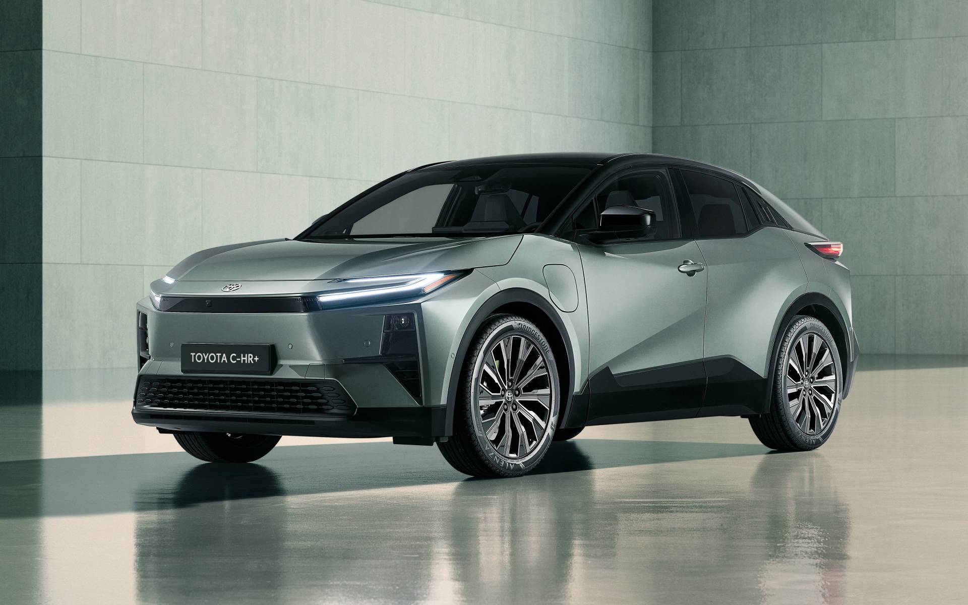 Le tout nouveau Toyota C-HR+ électrique aurait fière allure sur nos routes