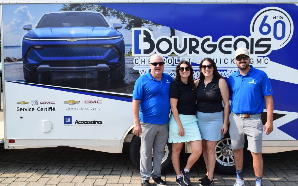 Mario, Christine, Andrée-Ann et Olivier de Bourgeois Chevrolet Buick GMC.