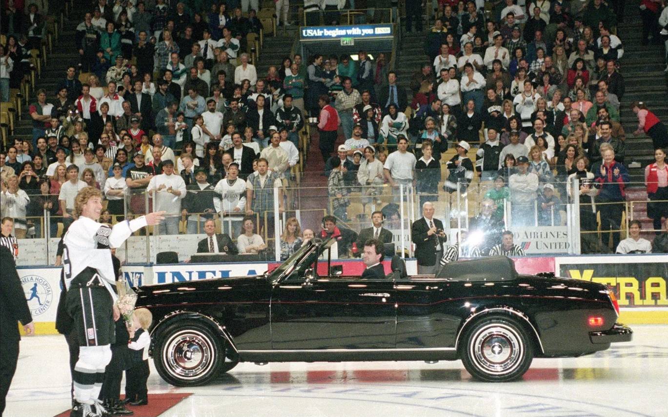 Wayne Gretzky\'s former Rolls-Royce Corniche IV goes up for auction