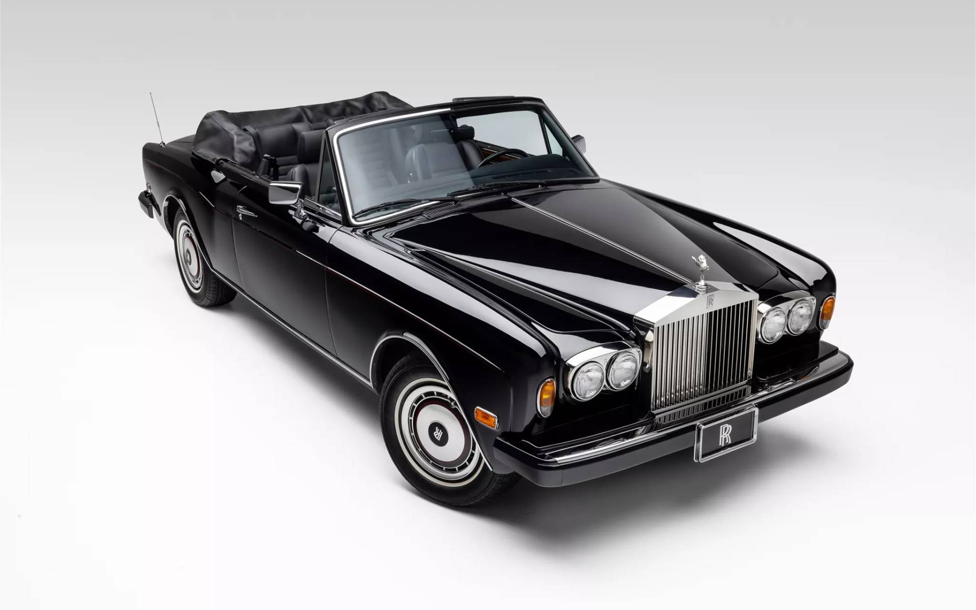 Wayne Gretzky\'s former Rolls-Royce Corniche IV goes up for auction
