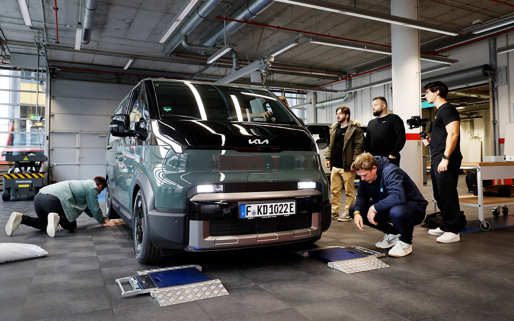 Record: The Kia PV5 Cargo traveled nearly 700 km fully loaded