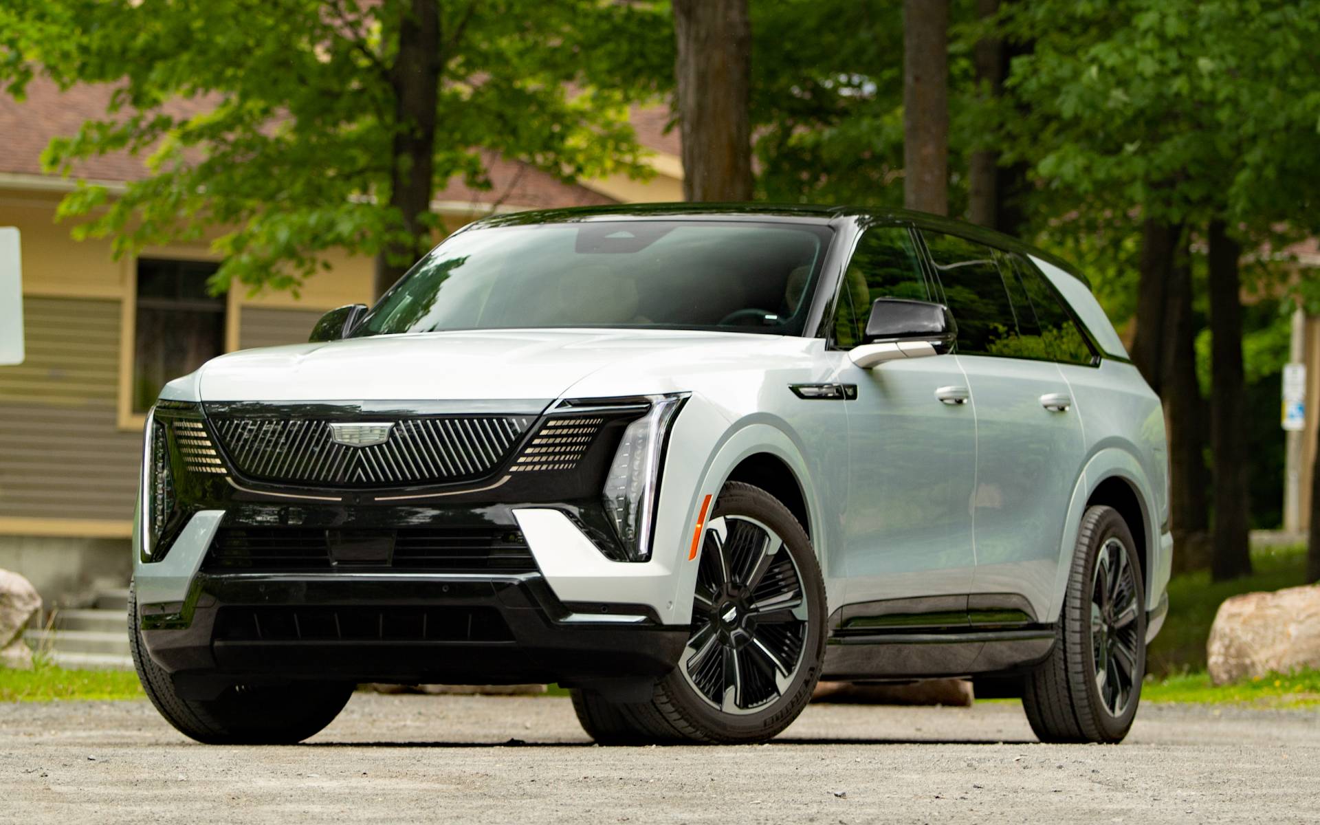 Cadillac Escalade IQ