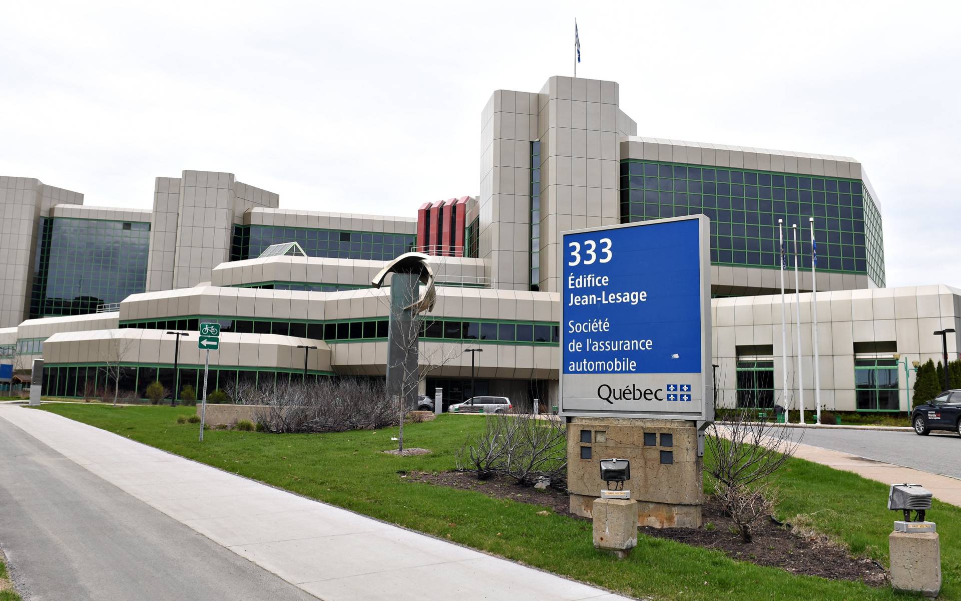 Droits d’immatriculation de véhicule de luxe : Québec a encaissé 81,5 M$ en 2025 