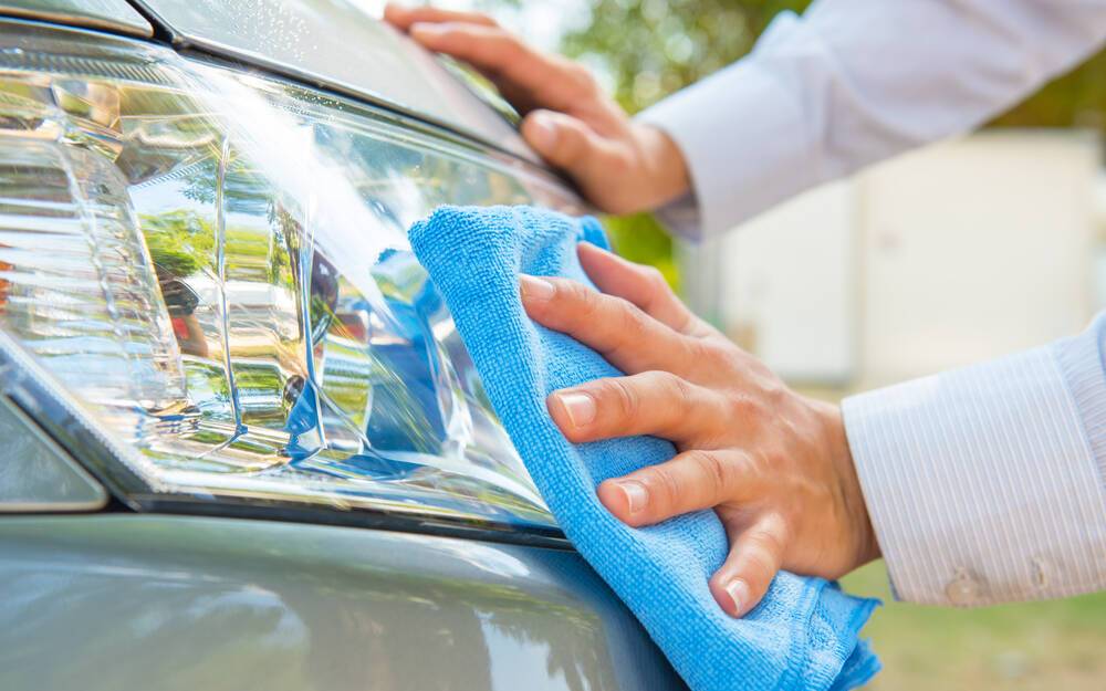 5 tâches d’entretien automobile que tout le monde devrait maîtriser