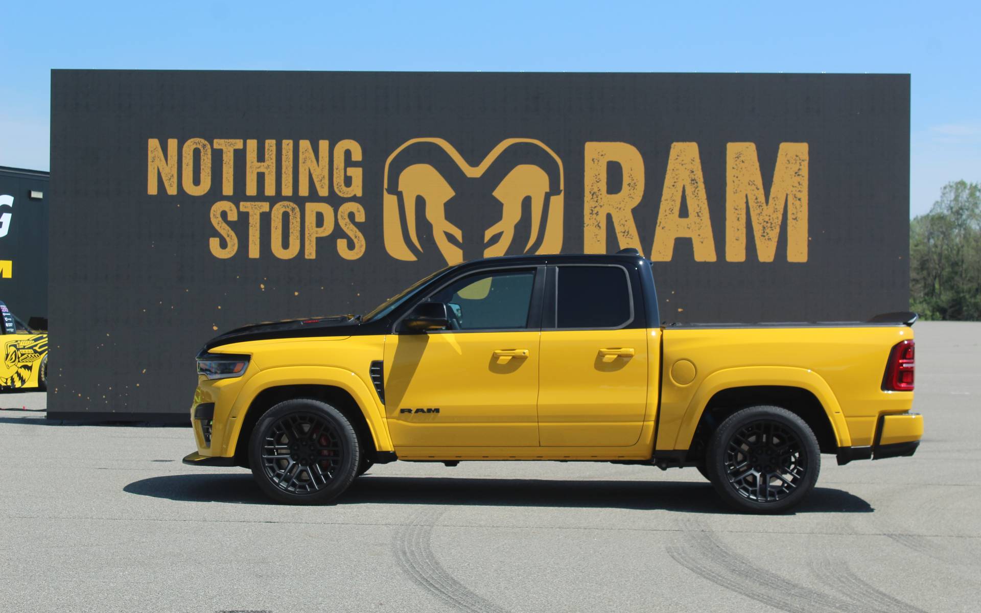 Ram 1500 Rumble Bee SRT 2027