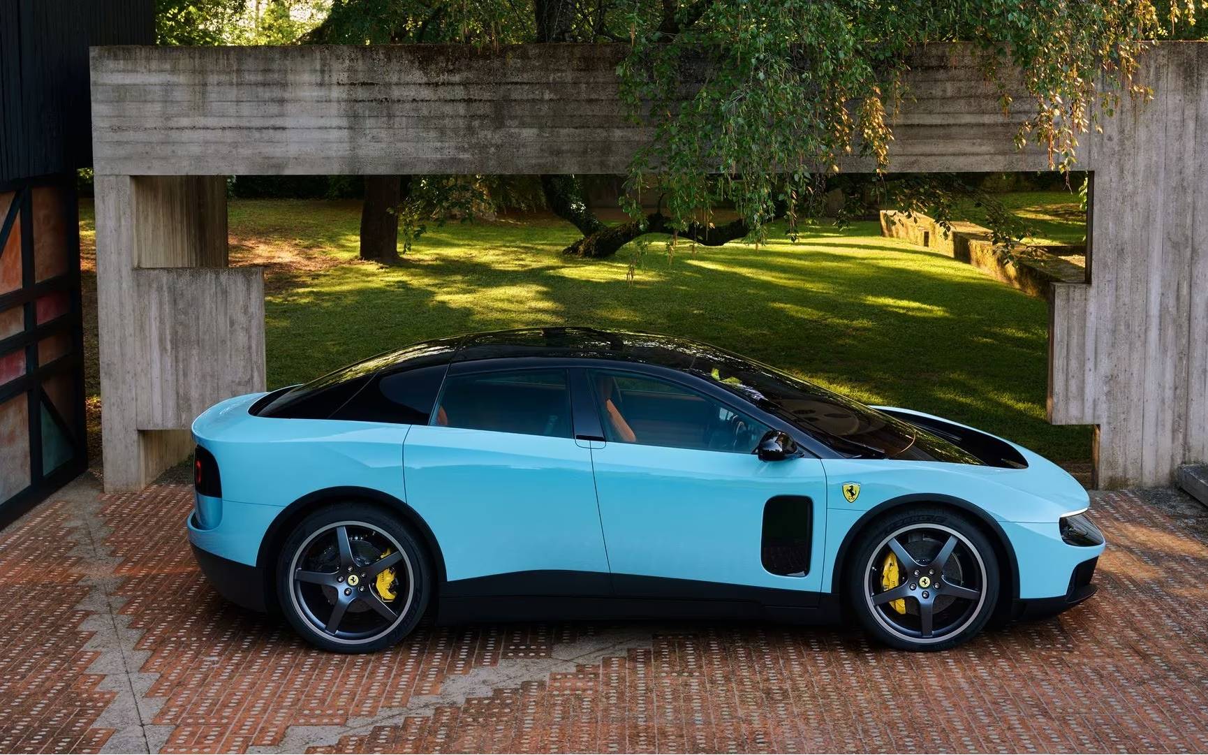 Ferrari Luce
