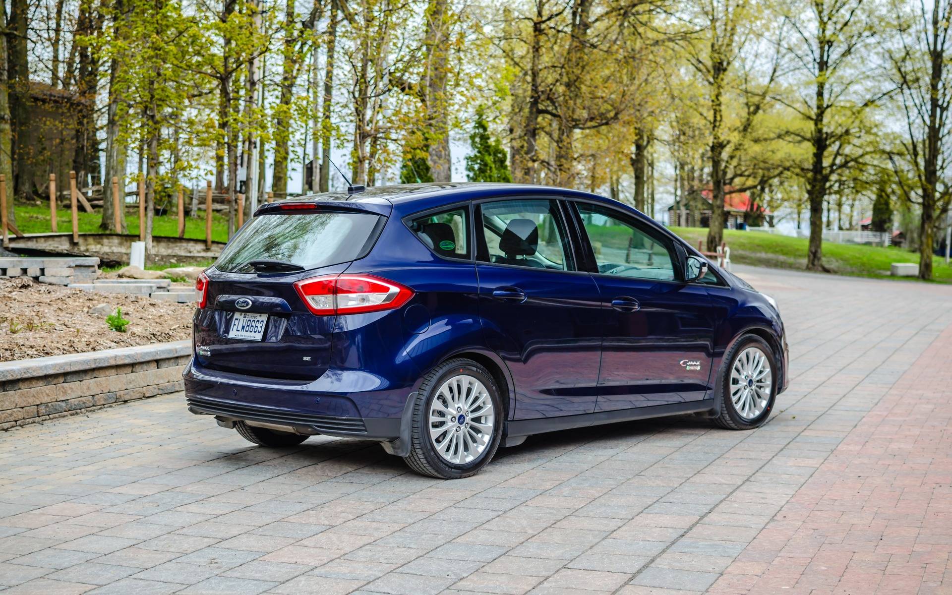 5 Hybrid Vehicles You Might Have Forgotten About