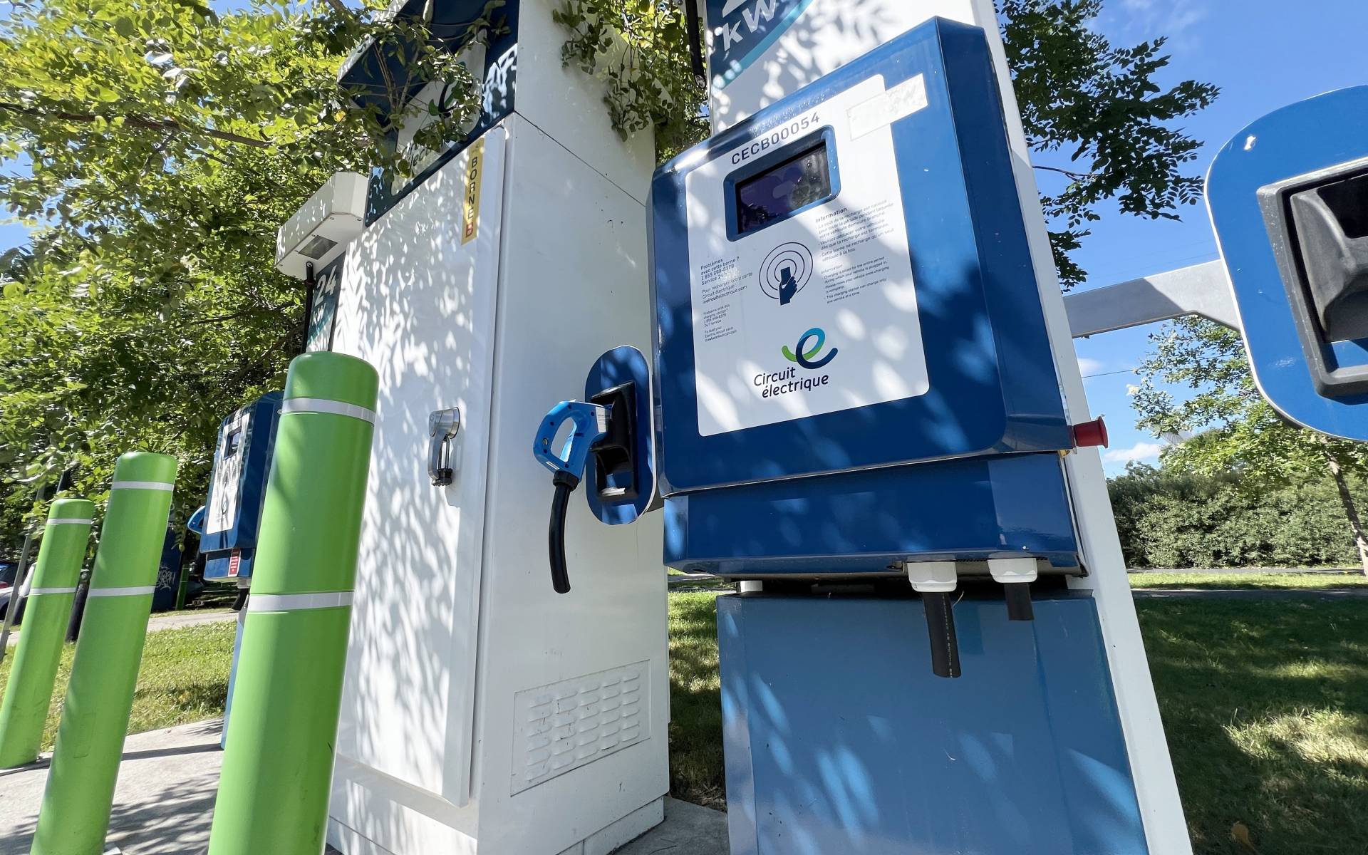 Bornes vandalisées : les vols de câbles atteignent un sommet cet été au Québec