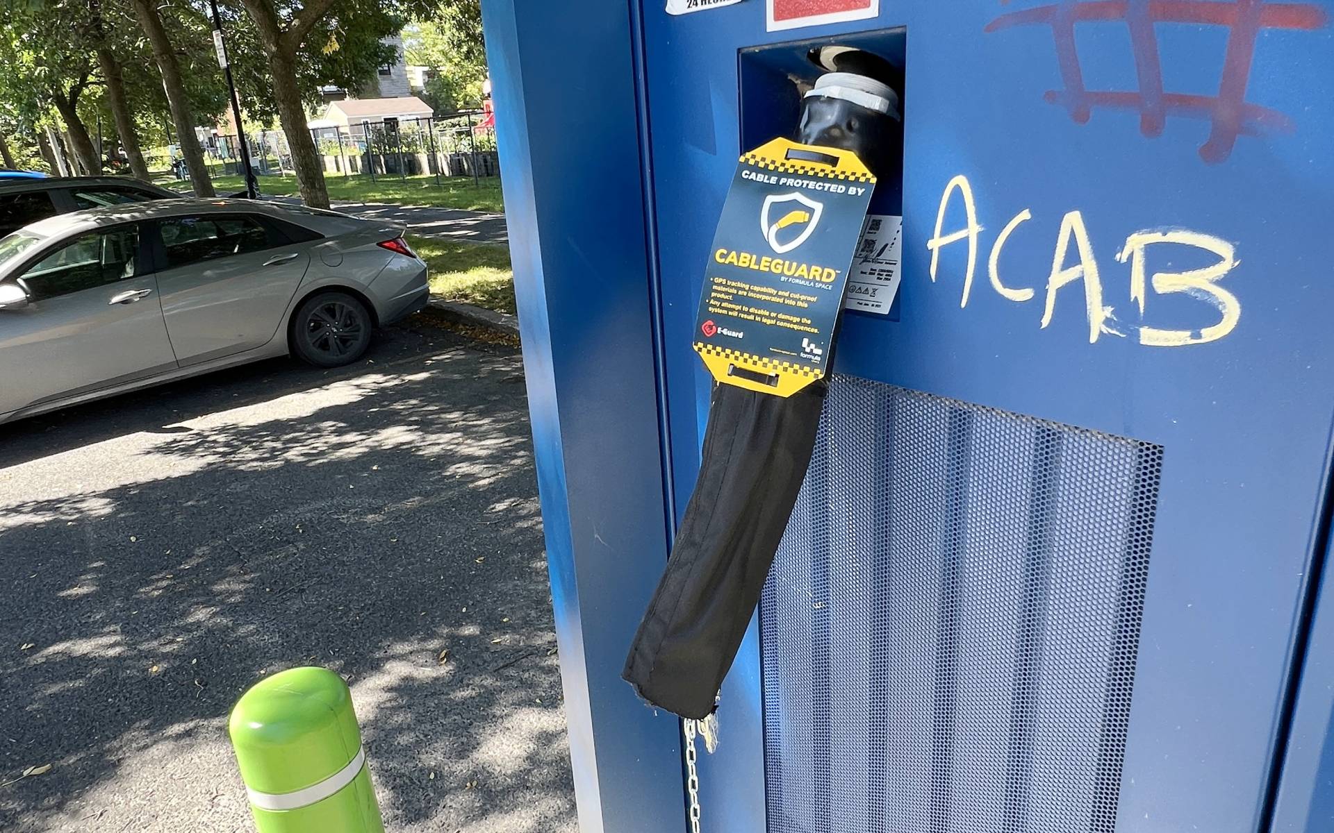 Bornes vandalisées : les vols de câbles atteignent un sommet cet été au Québec